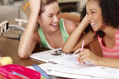 探索達(dá)利通國(guó)際教育 開(kāi)啟您的自費(fèi)出國(guó)留學(xué)中介服務(wù)加盟之旅